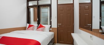 Hotel O Hegarbudhi Residence