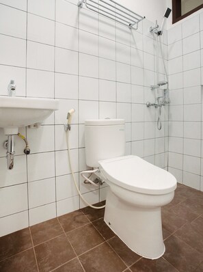 Standard Double Room | Bathroom
