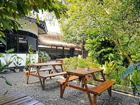 Garden. Hotel O Garden Hostel