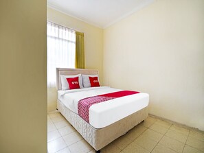 Bed sheets - Hotel O Garden Hostel (Bandung)