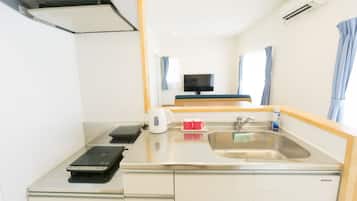 Quarto luxo | Cozinha americana privada | Geladeira grande, micro-ondas