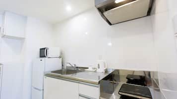 Geladeira grande, micro-ondas