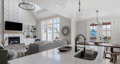 Beautiful Lake Home Retreat with Lake and Marina Access and Golf Cart