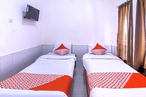Standard Twin Room - OYO 3317 Maju Jaya Homestay Syariah (Bogor)