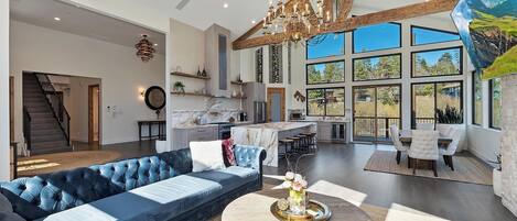 Televisión, chimenea, videojuegos