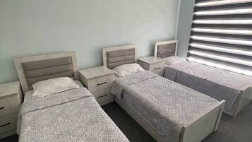 Standard Triple Room | Blackout curtains, free WiFi