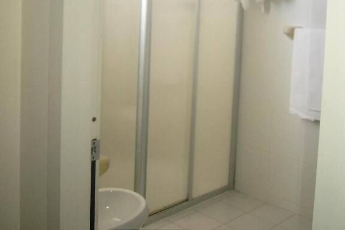 Camera tripla | Bagno | Doccia, asciugacapelli, bidet, asciugamani