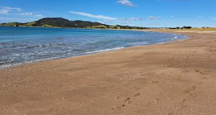 Bland Bay Bach