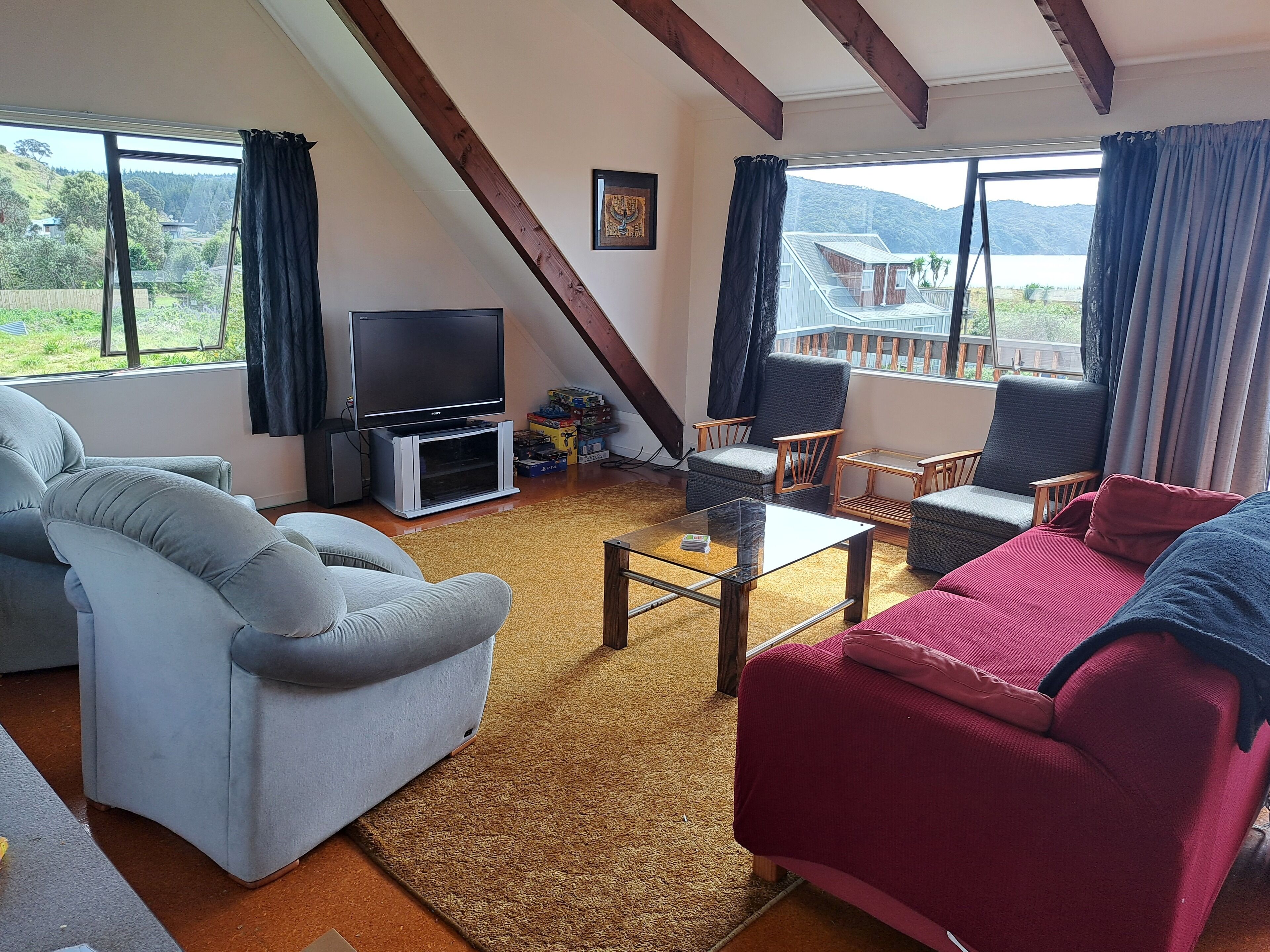 Télévision, jeux vidéo, lecteur de DVD, vidéothèque