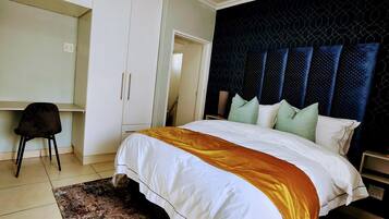 1 bedroom, bed sheets