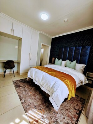 1 bedroom, bed sheets