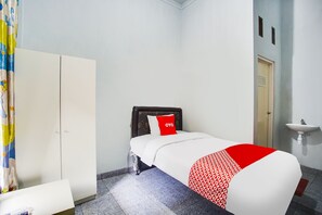 Standard Single Room | Premium bedding, desk, laptop workspace, free WiFi
