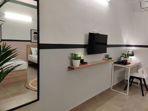 ห้องเอ็กเซกคิวทีฟทวิน | ทีวี