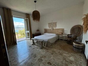 2 bedrooms, desk, travel crib, free WiFi - The sea in every room, Casa Giorem (Fezzano)