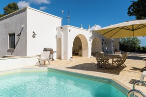 Piscine extérieure (ouverte en saison)