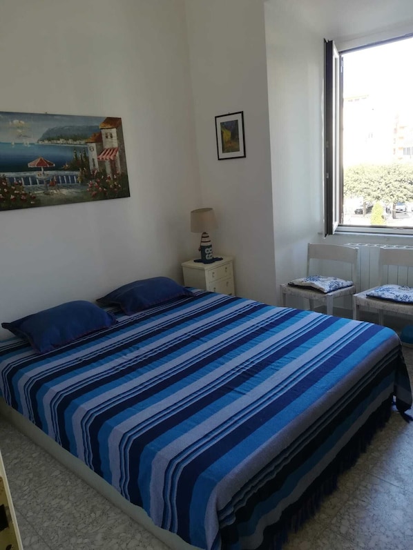 2 bedrooms, bed sheets