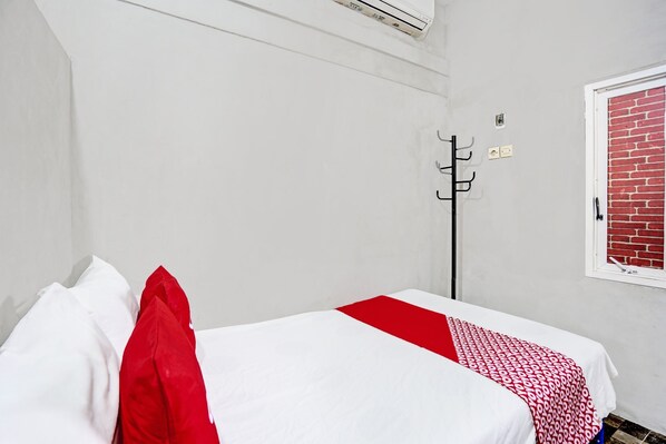Habitación doble estándar | Escritorio, espacio para trabajar con laptop y wifi gratis 