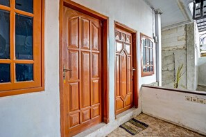 Lobby - OYO Life 92310 Banyu Homestay (Surabaya)