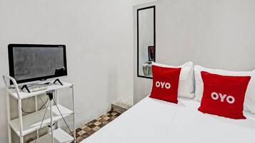 Standard Double Room | Desk, laptop workspace, free WiFi, bed sheets