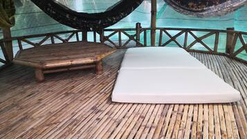 Basic Cabin | Tempur-Pedic beds, desk, blackout curtains, soundproofing