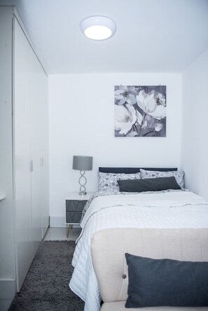 1 多间卧室、熨斗/熨衣板、旅行婴儿床、WiFi