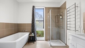 Bathtub - Dairy House- idyllic country escape in Daylesford (Daylesford)