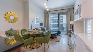 Apartment (1 Bedroom) | Living area - Stunning 1B Apartment With Balcony in Dubai Marina (Dubai)