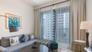 Apartment (1 Bedroom) | Living area - Stunning 1B Apartment With Balcony in Dubai Marina (Dubai)