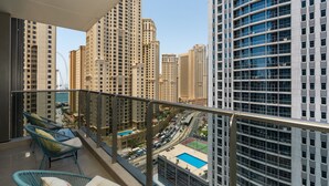 Terrace/patio - Stunning 1B Apartment With Balcony in Dubai Marina (Dubai)