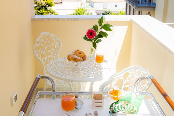 Deluxe Double Room | Premium bedding, minibar, in-room safe, desk