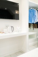 Superior Double Room | Premium bedding, minibar, in-room safe, desk