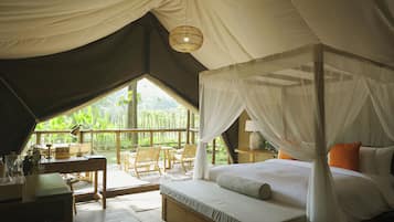 1 ห้องนอน, โต๊ะทำงาน