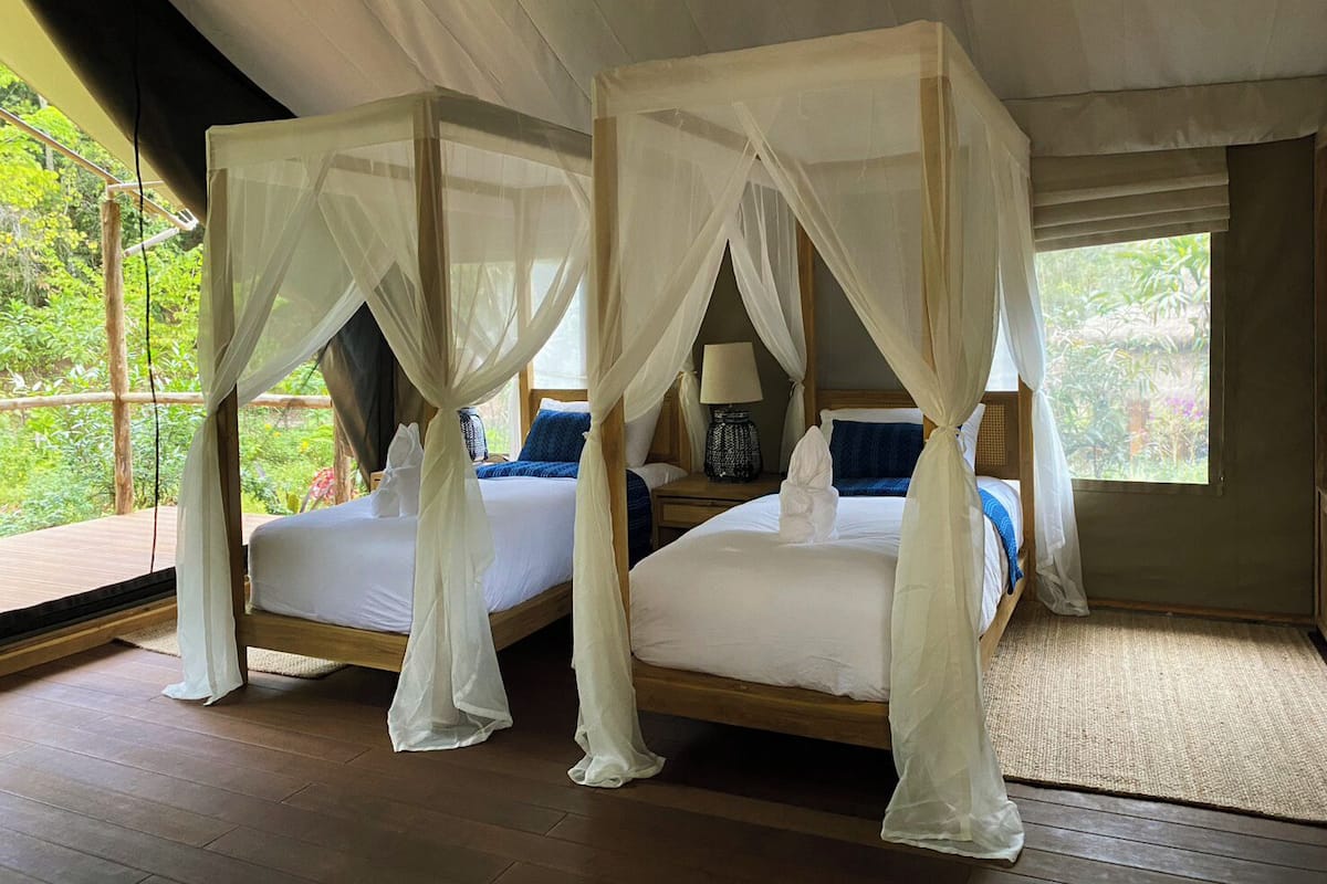 Tent, 1 Twin Bed, Canal View | Desk