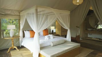 1 kamar tidur dan meja kerja