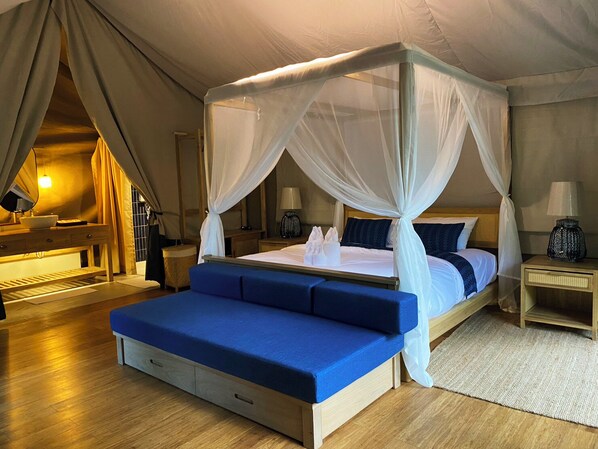 Desk - Visama Explorer Nan (Bo Kluea)