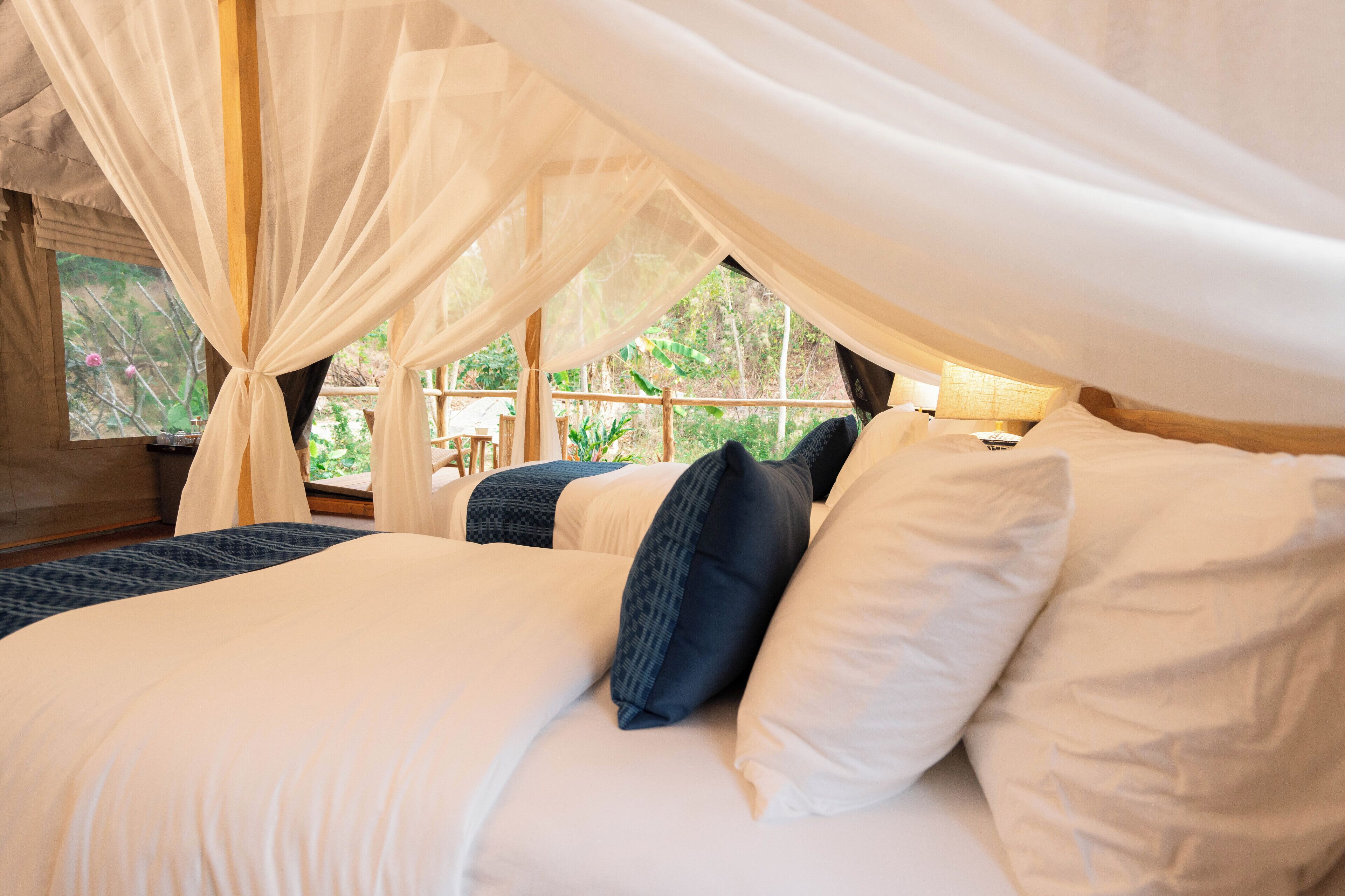 Tent, 1 Twin Bed, Canal View | Desk