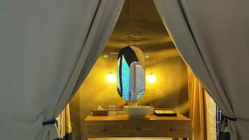 Secadora de cabello y pantuflas