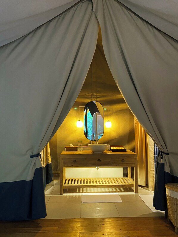 Secador de pelo, pantuflas