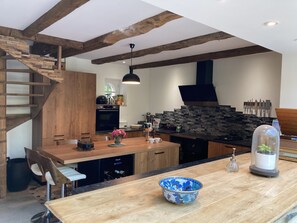 Micro-ondes, four, plaque de cuisson, lave-vaisselle