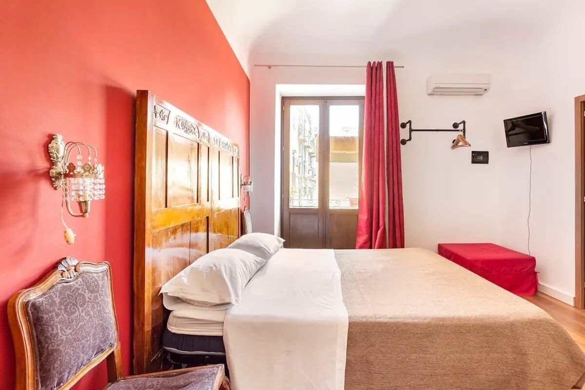 Chambre Quadruple | 1 chambre, coffres-forts dans les chambres, décoration personnalisée