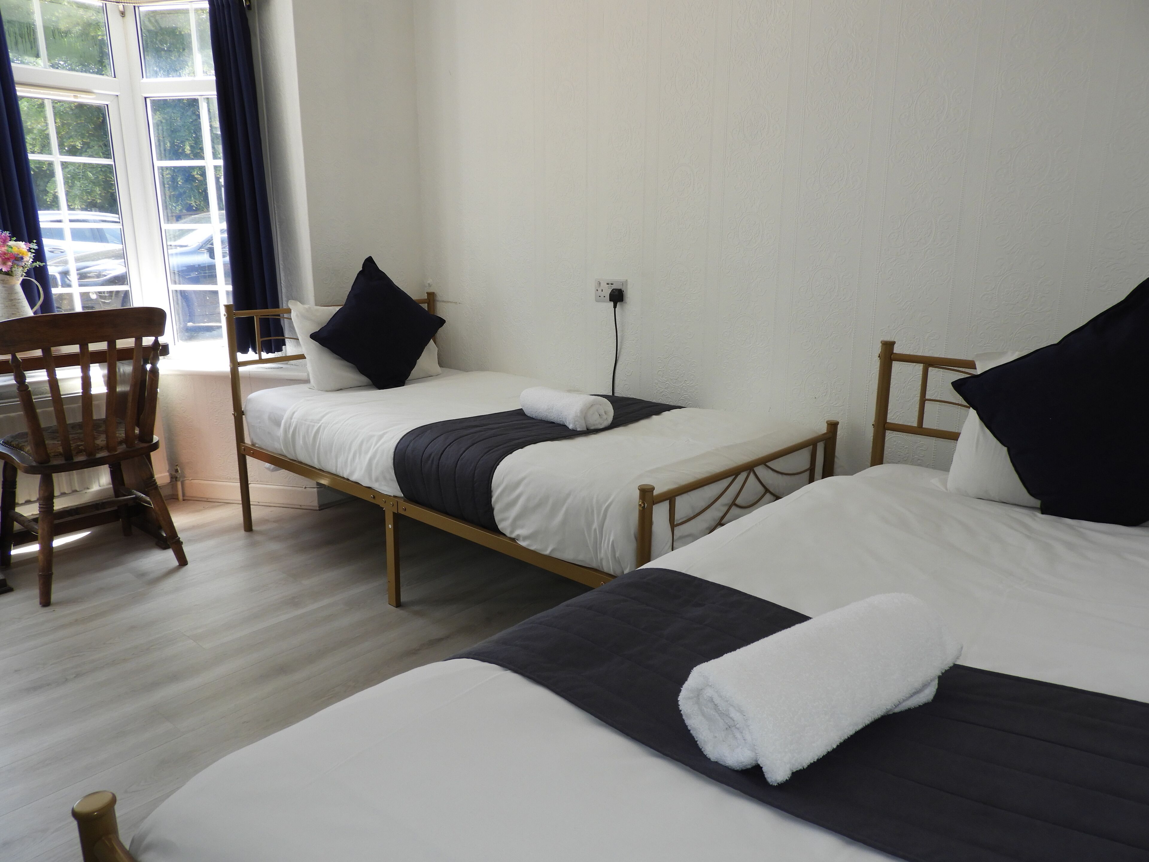 Kahden hengen deluxe-huone (kaksi sänkyä) | Silitysrauta/-lauta, ilmainen Wi-Fi