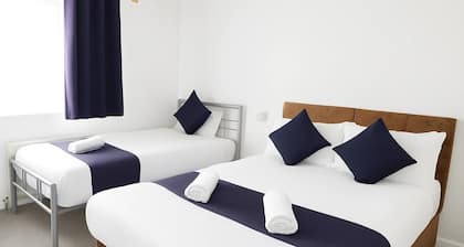 All Seasons Gatwick Guest House