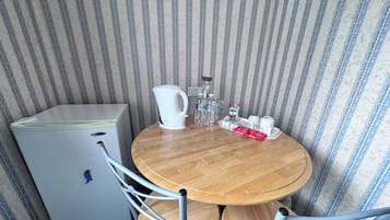 Comfort Double Room | In-room dining