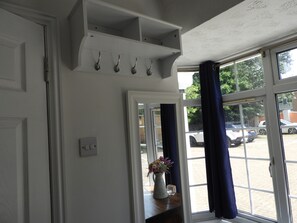 Deluxe Twin Room | Room amenity - All Seasons Gatwick Guest House (Horley)