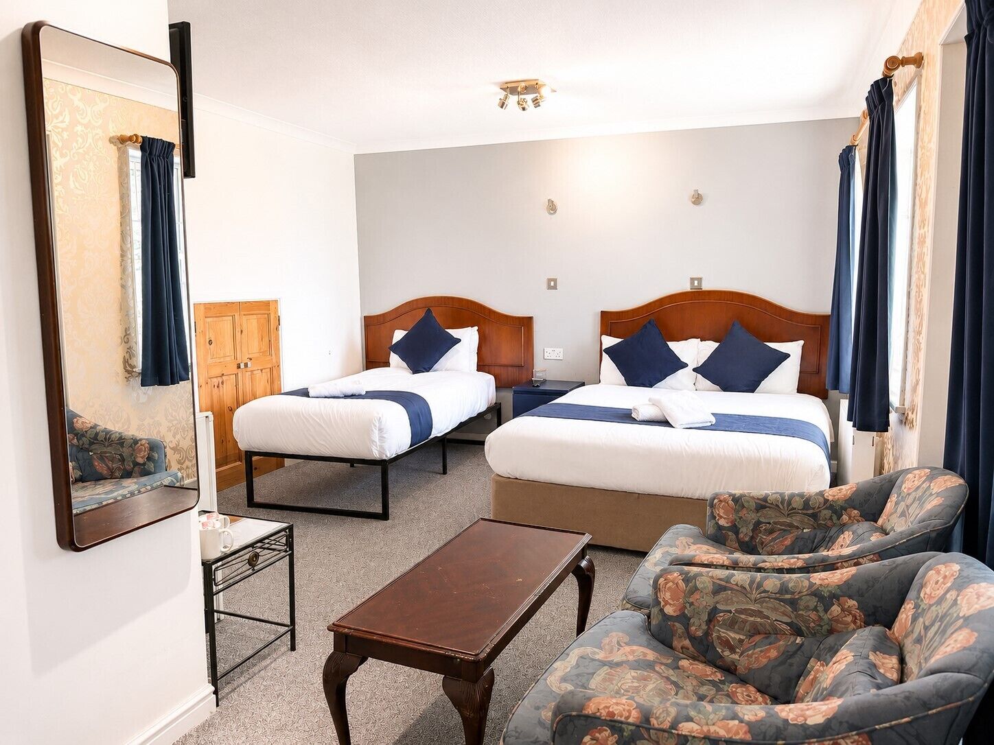 Superior Triple Room, Multiple Beds | Iron/ironing board, free WiFi