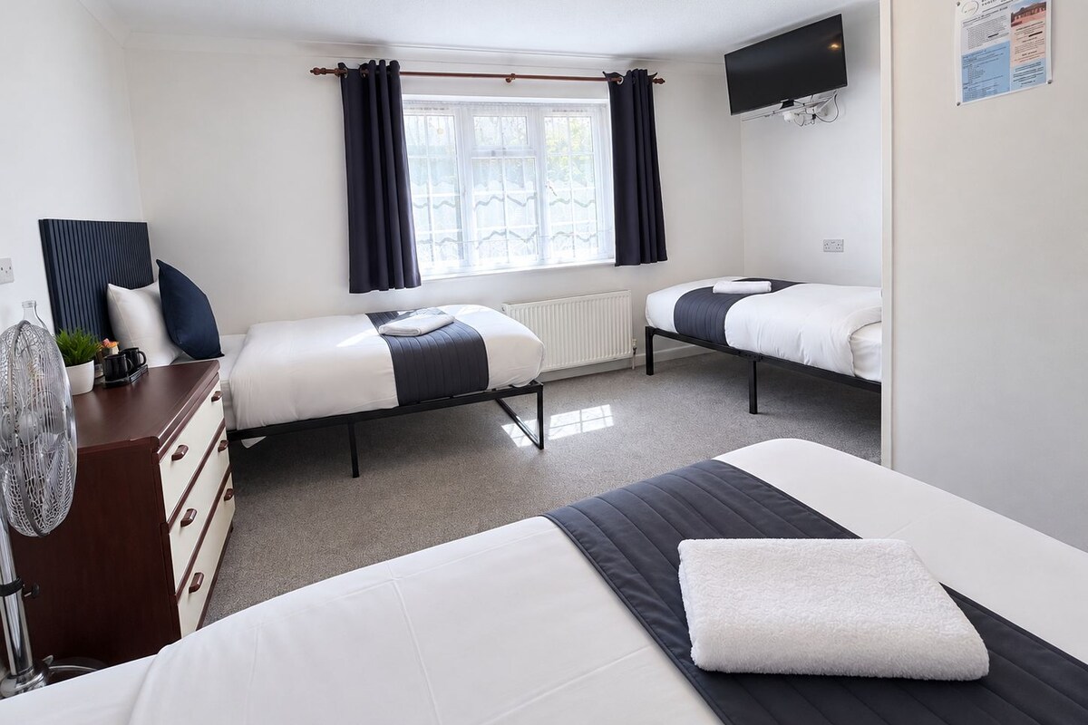 Superior-Dreibettzimmer, 3 Einzelbetten | Bügeleisen/Bügelbrett, kostenloses WLAN