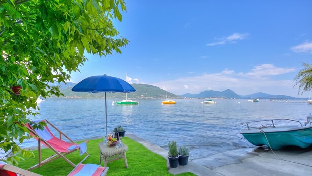 家庭公寓, 1 間臥室, 微波爐, 湖畔 (Red House: Beachfront Terrace &) | 湖景