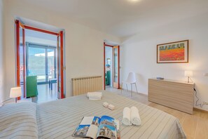 Family Apartment, Multiple Bedrooms, Lakeside (Red House Terrace Private Beach) | 1 bedroom, free WiFi, bed sheets - Red House Terrace Private Beach (Baveno)