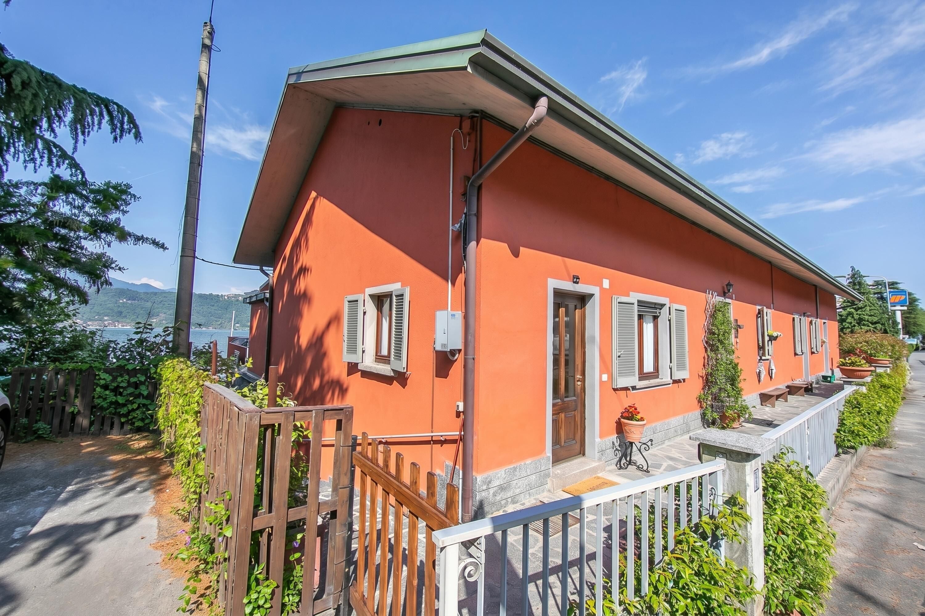 Familienapartment, Mehrere Schlafzimmer, Seeseite (Red House Terrace Private Beach) | Fassade der Unterkunft