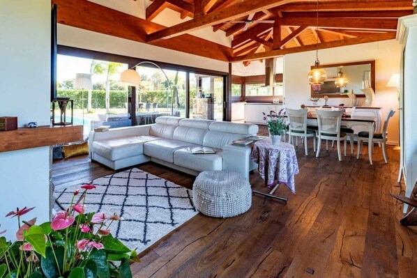 Living area - relaxation, disconnection, nature and many things to visit (Navata)